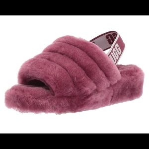 UGG FLUFF YEAH SLIDE COLOR: BOUGAINVILLEA